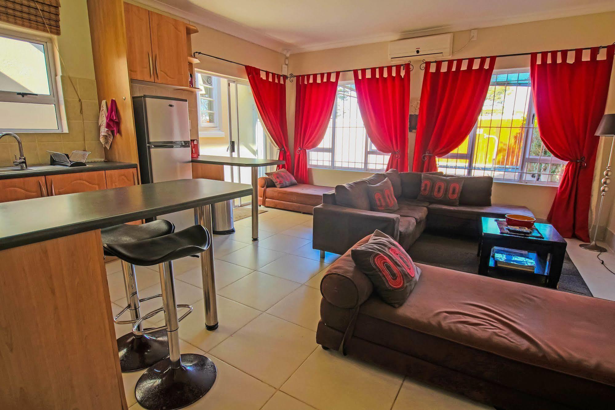 A&A Guesthouse Port Elizabeth Exterior photo