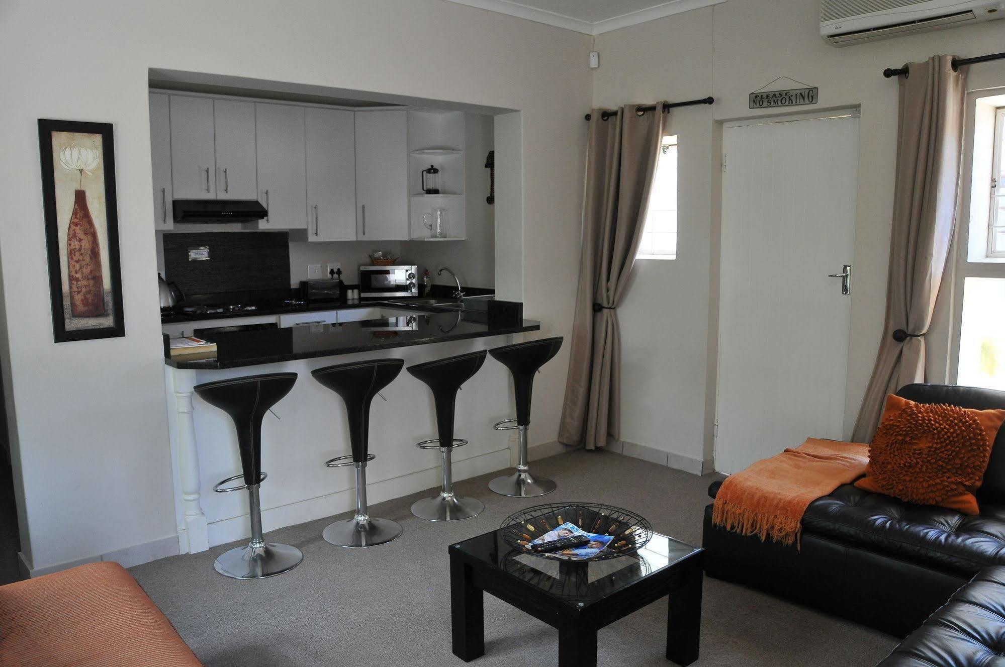 A&A Guesthouse Port Elizabeth Exterior photo